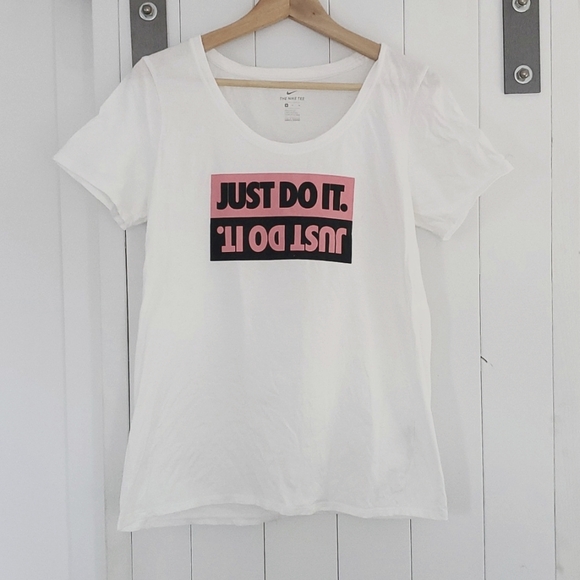 Nike tee shirt - Picture 1 of 2